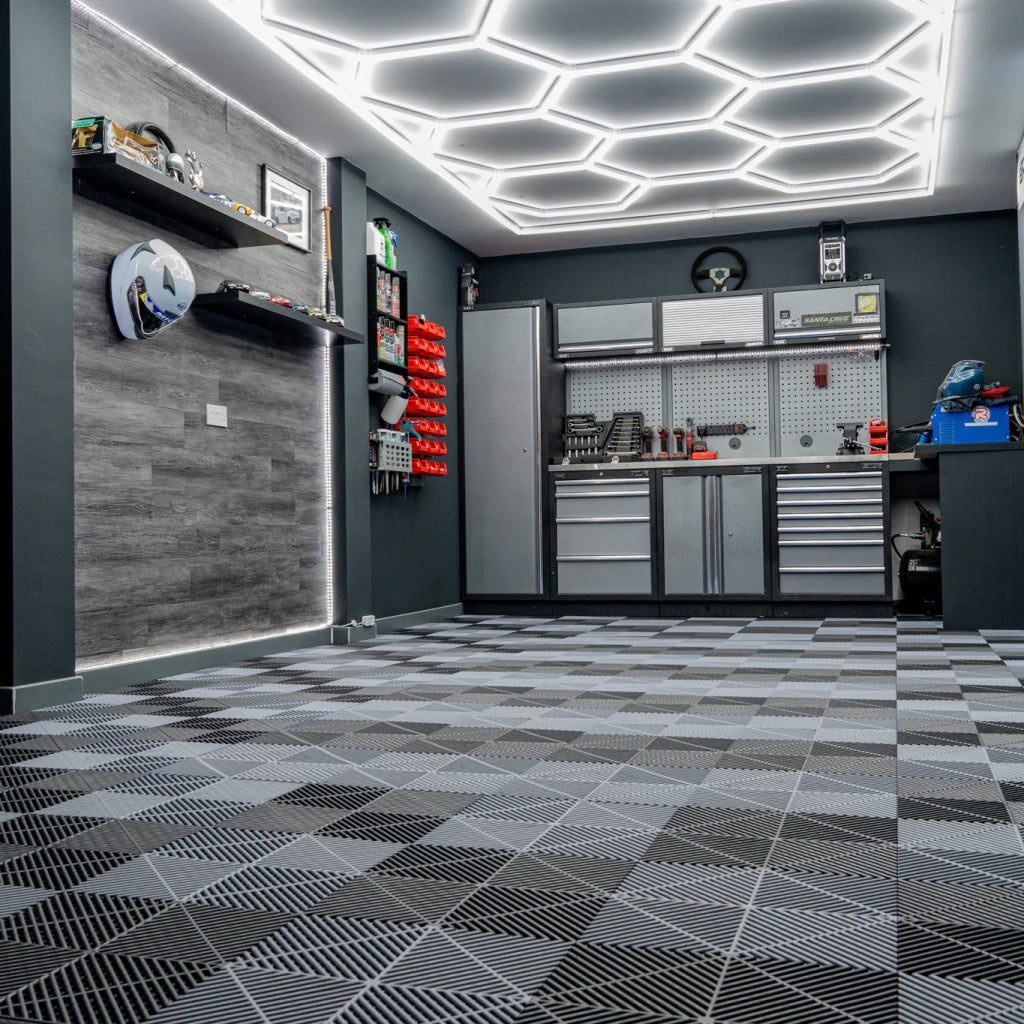 Luci LED Esagonali x 2 & Piastrelle Ventilate per Pavimento Garage x 120 Nere & 120 Grigie con Bordi