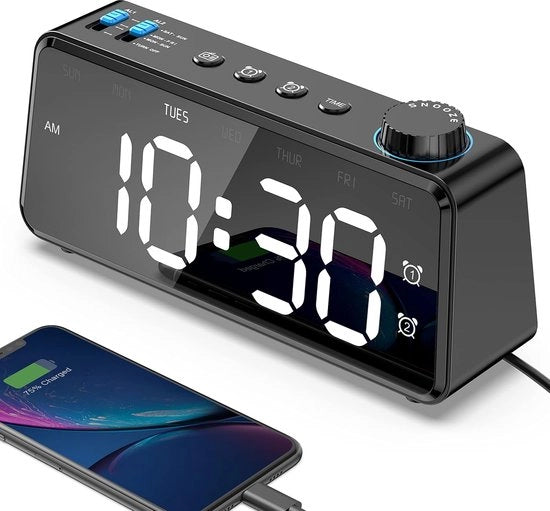 Alarme con ricezione FM, connessione USB, doppio allarme con programmazione giorno/weekend, regolazione della luminosità 0-100% e display LED da 16,5 cm, orologio digitale con altoparlante, funzione snooze, orologio da camera