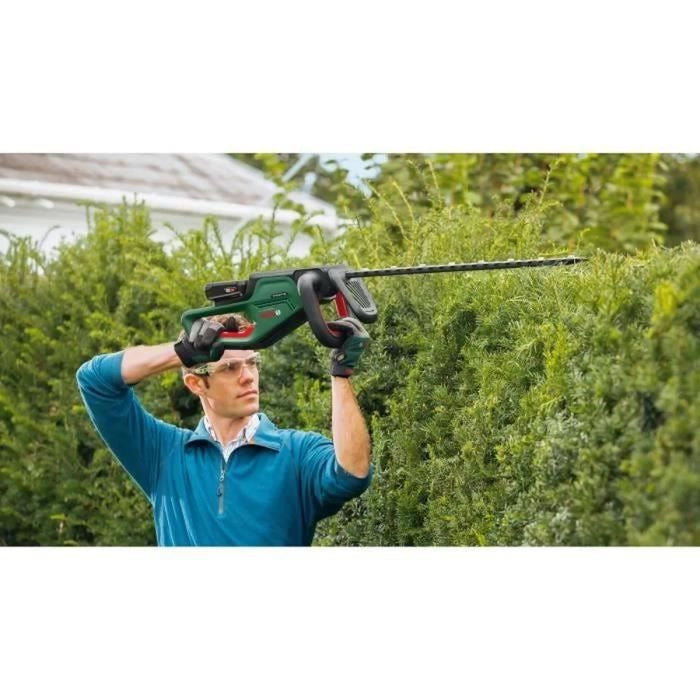 Tagliasiepi a batteria UniversalHedge Cut 18-55 con 2 batterie Bosch