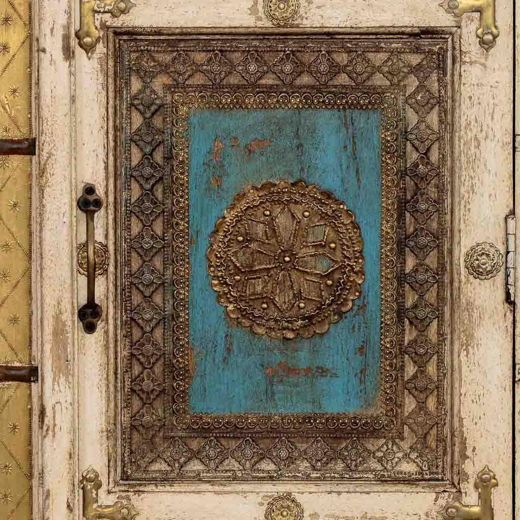 Armadio artigianale in legno bianco, 53x40x149h cm
