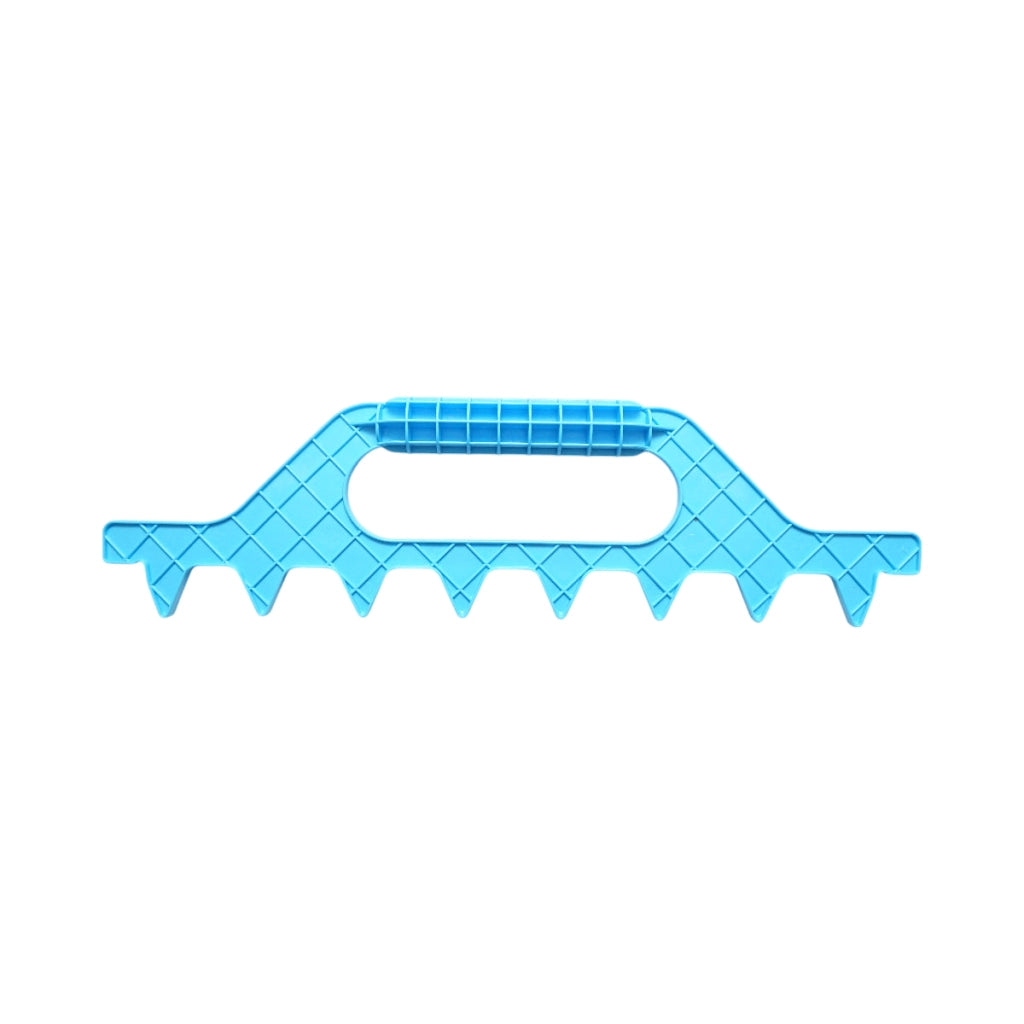 Strumento distanziatore per telaini di arnie in plastica a 7 file