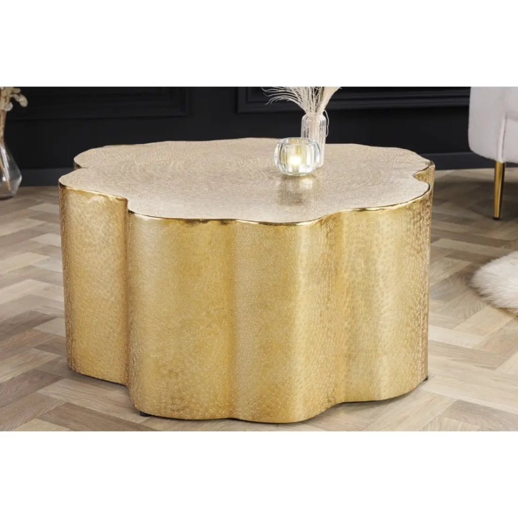 Tavolino basso TRIANE dorato forma organica – Alluminio lucido design asimmetrico