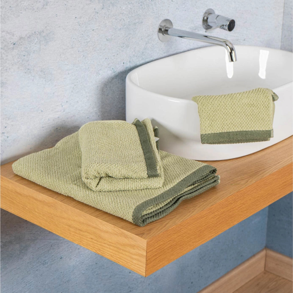 Set Asciugamani Bagno 3 Pezzi in Cotone 100% 430 GSM, Telo Doccia 70x140 cm, Asciugamano Viso 50x100 cm e Ospite 40x50 cm, Effetto Popcorn Morbido e Assorbente OlivaChiaro-OlivaScuro