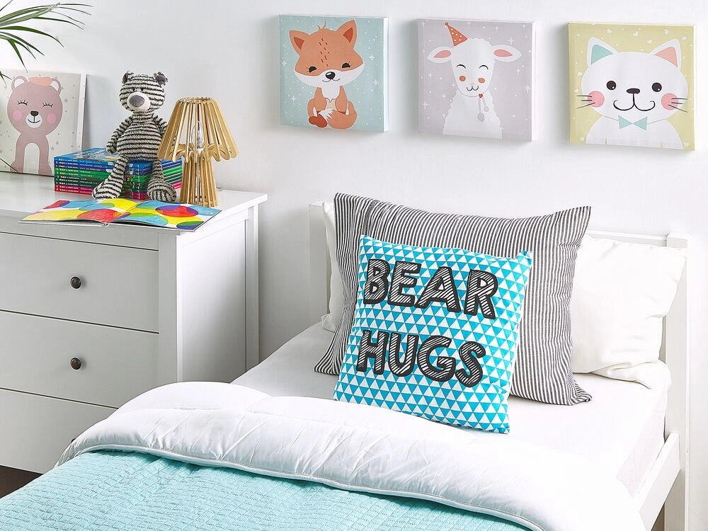Cuscino per bambini in cotone blu 40 x 40 cm con stampa di abbracci dell'orso motivo a triangolo forma quadrata per la cameretta dei bambini