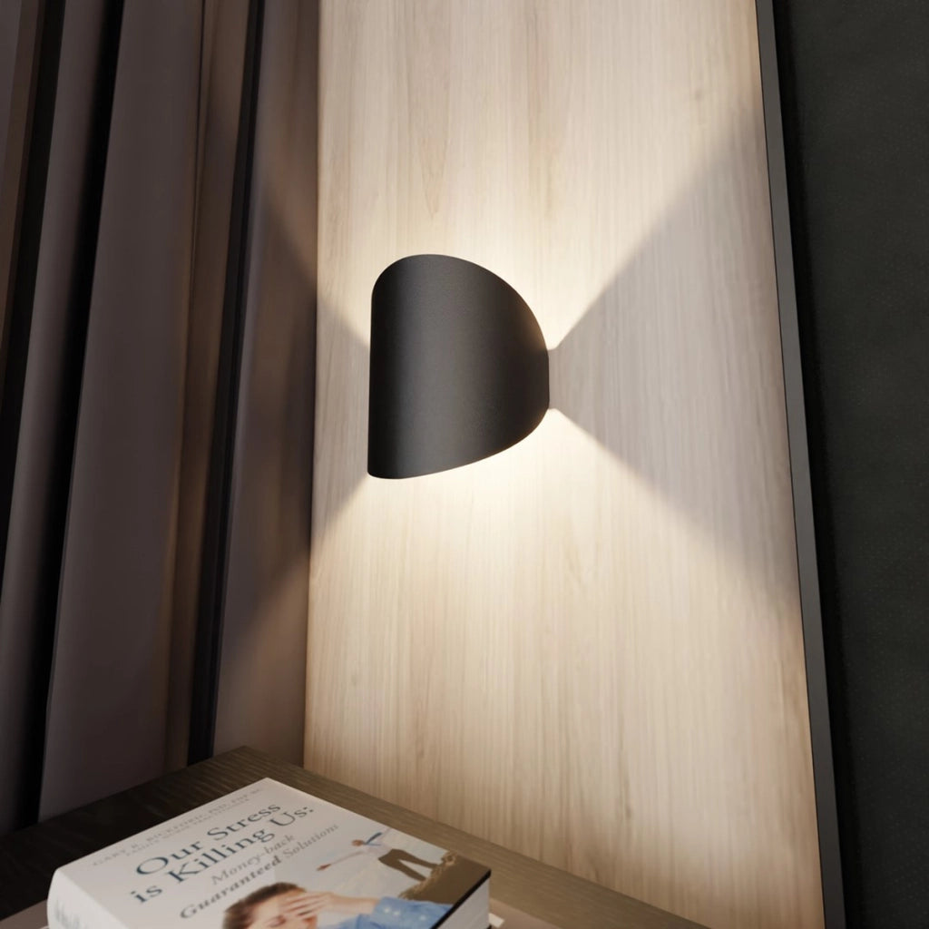 Lampada da parete FORM 3 in acciaio nero opaco