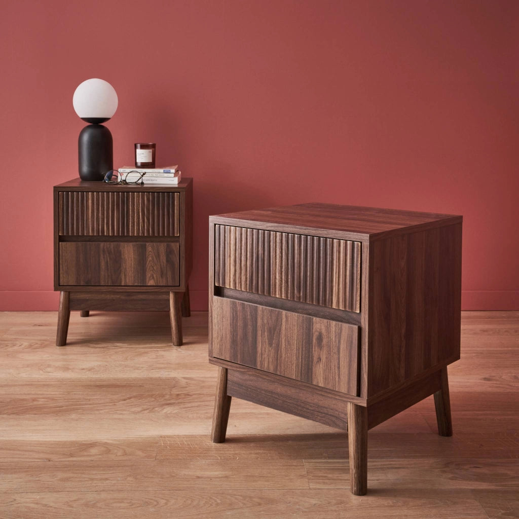Set 2 comodini con 2 cassetti, marrone scuro naturale