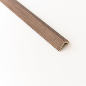 paraspigolo in mdf rovere scuro mm.28x28x3000 cod:ferx.2342