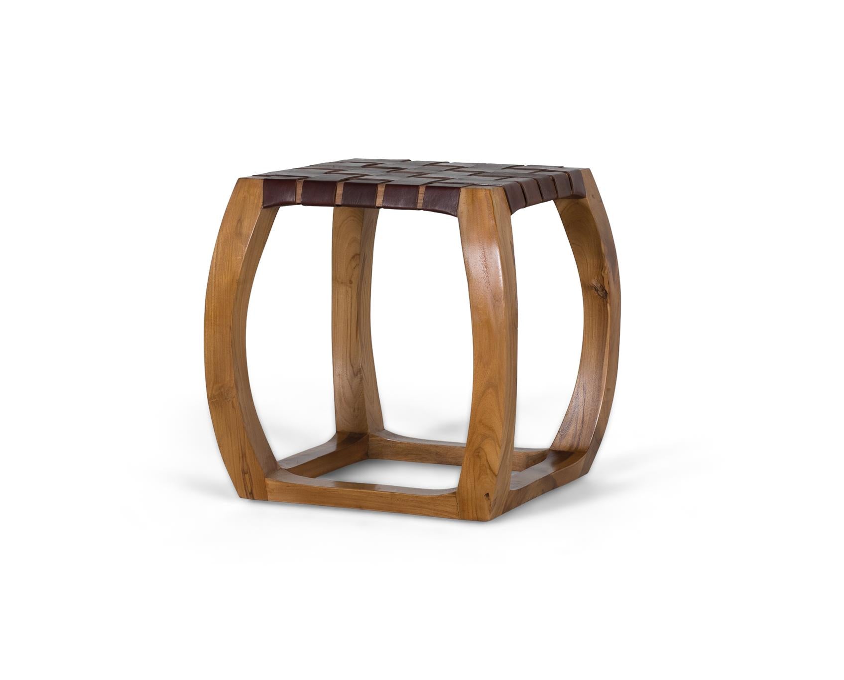 Sgabello artigianale in legno massello di mindi