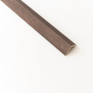 paraspigolo in mdf noce scuro mm.28x28x3000 cod:ferx.2348