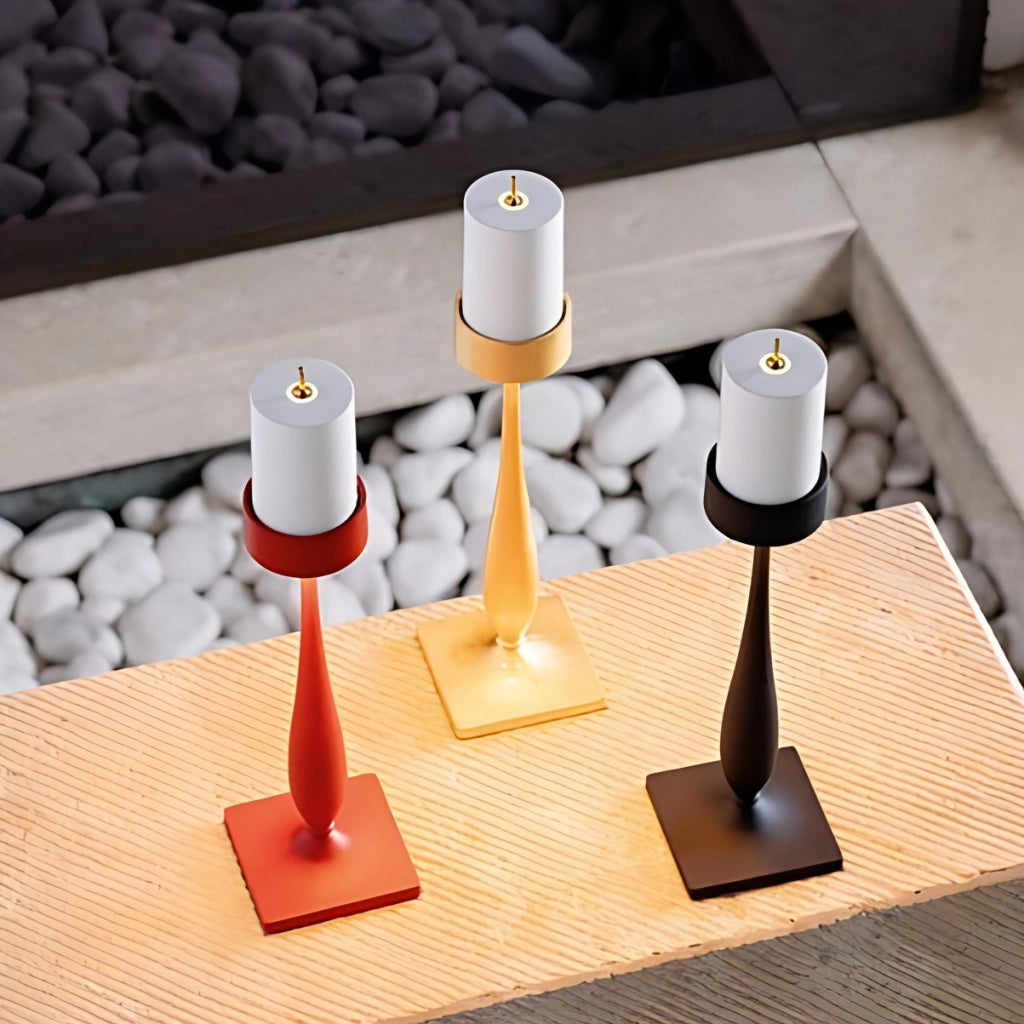 Perpetua Lampada da Tavolo Barocco Senza Fili LED in Alluminio Rosso con Stelo Sagomato, Batteria Rimovibile, Dimmerabile e Grado Protezione IP54