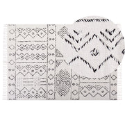 Tappeto in lana bianco sporco e nero con motivo azteco 140 x 200 cm a pelo basso Moderno Vintage