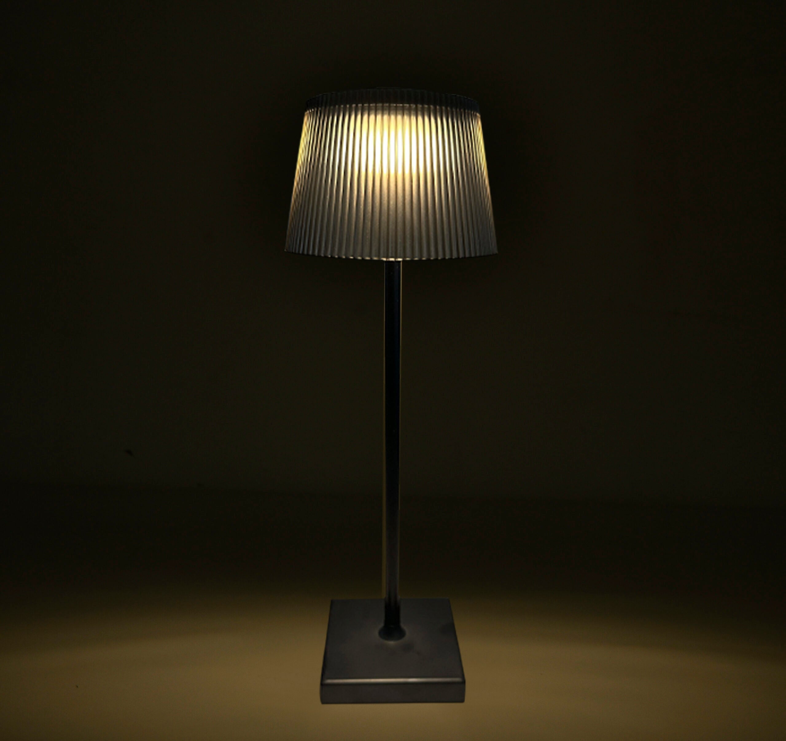 Lampada da Tavolo a LED Ricaricabile USB | Bianca, Minimalista da 200 lm