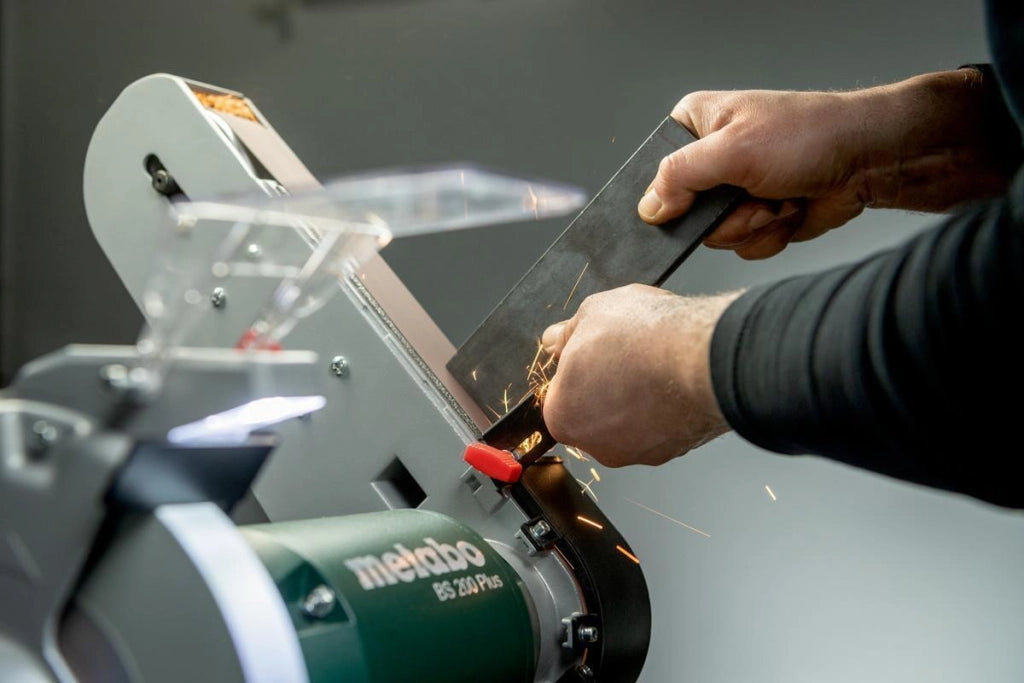 Metabo BS 200 PLUS Levigatrice Combinata a Nastro 600W 2980 rpm mola 200mm nastro 50x1000mm colore Nero Verde Grigio