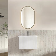 Set mobile bagno sospeso ULEVR con lavabo integrato e specchio LED antiappannamento, bianco