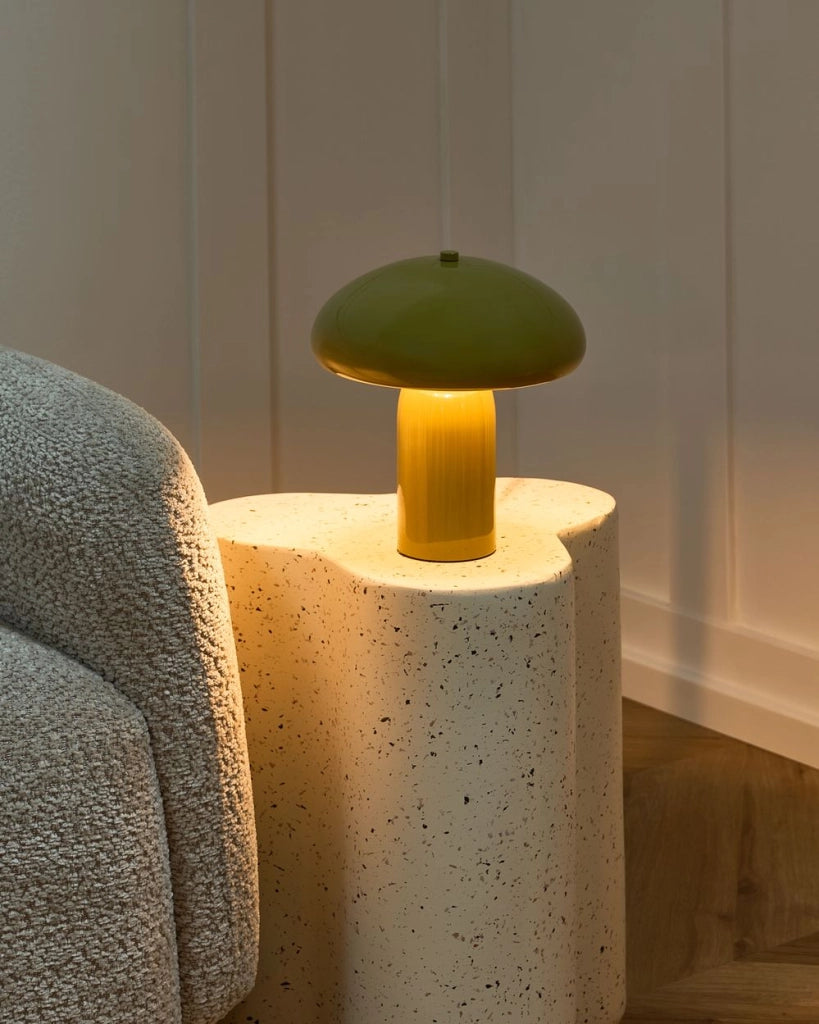 Lampada da tavolo verde chiaro con base in metallo e ferro 22 cm luce singola design moderno accessori per la casa