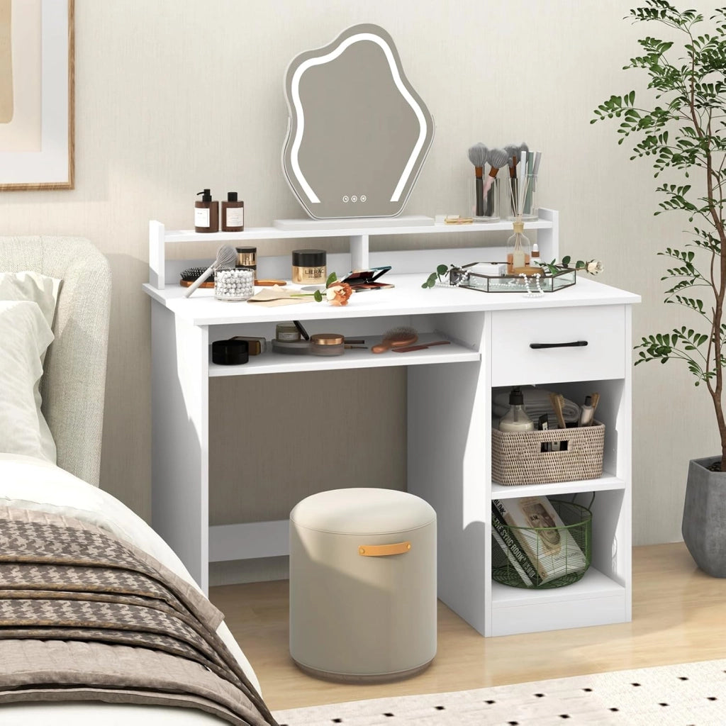 Scrivania per Computer con 2 Prese di Corrente e Prese USB, Scrivania Salvaspazio con Cassetto e Ripiano Estraibile per Tastiera e Ripiano Regolabile,105 x 55 x 89 cm, Bianco