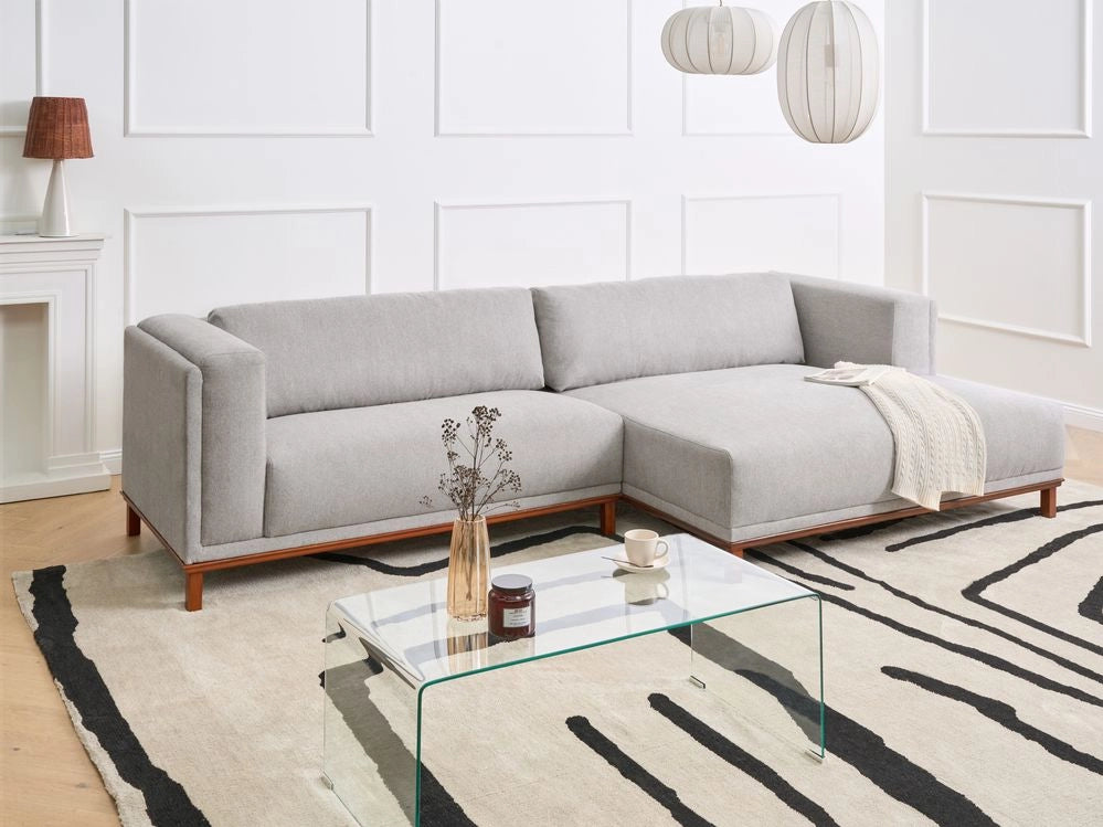 Divano angolare sinistro Tappezzato in tessuto poliestere grigio Gambe in legno 4 posti Spesso imbottito Mobili da salotto in stile moderno