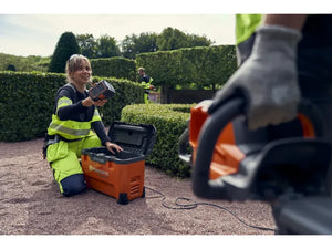 Caricabatterie Husqvarna 40-C1000X4 1000W 36V IPX4 ActiveCool per batterie BLi-X