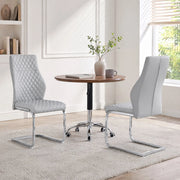 Set di 2 sedie da pranzo in similpelle PU grigio chiaro; schienale alto 100 cm; struttura in metallo argento