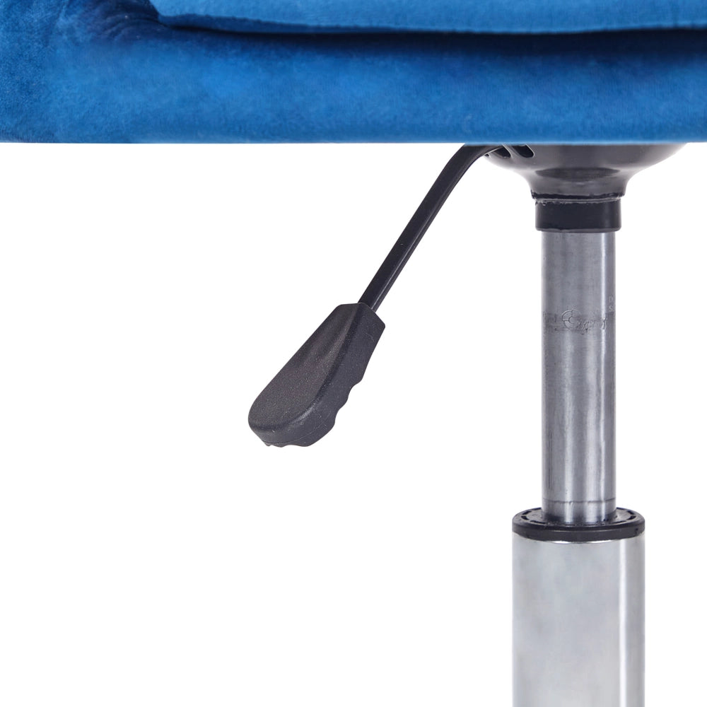 Sedia da ufficio in velluto di colore azzurro con base girevole altezza regolabile elegante moderna