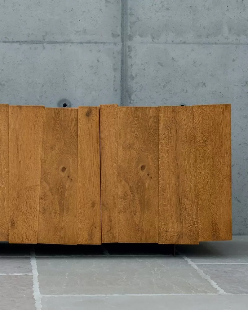Madia credenza 3 ante battenti in rovere nodato piedini in ferro l.198 p.50 h.81 (1627) - Mobili 2G