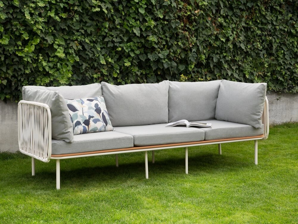 Divano da giardino a 3 posti con struttura in metallo e schienale in corda con cuscini grigio stile elegante