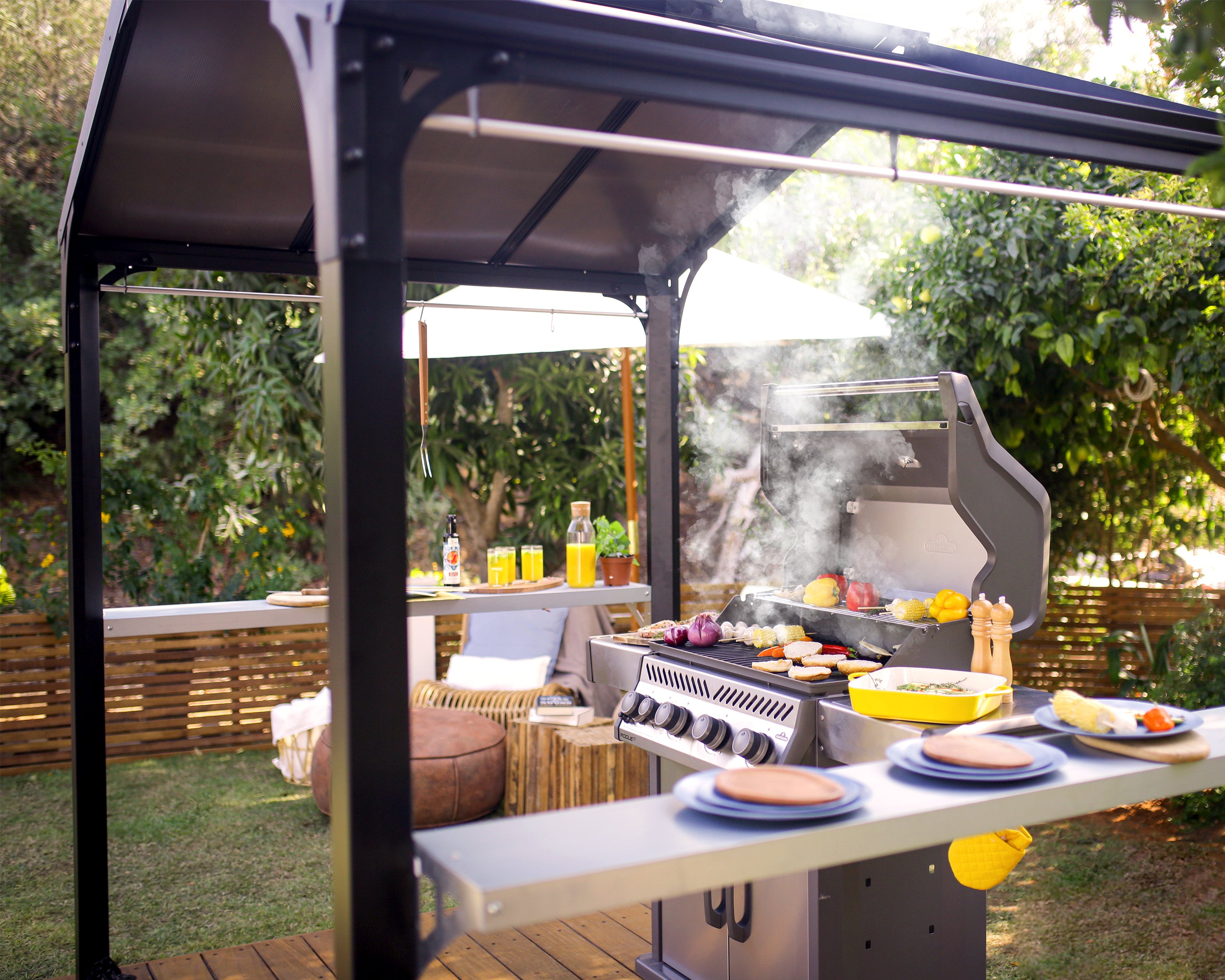 Canopia Austin Gazebo per Barbecue in Alluminio 1.8X2.4 m