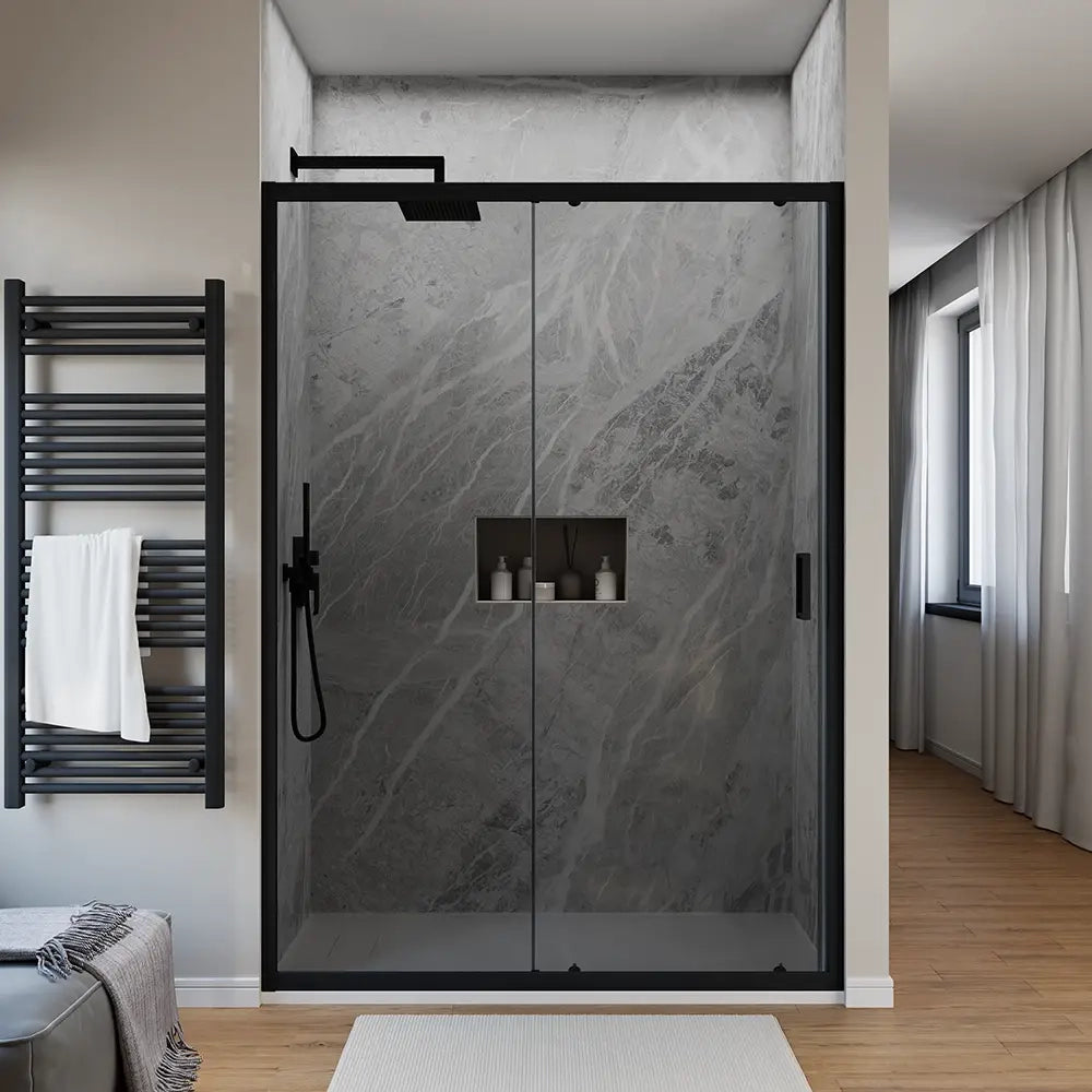 Porta doccia 130 cm scorrevole profili nero opaco vetro 6mm fumé h190 | Sicily