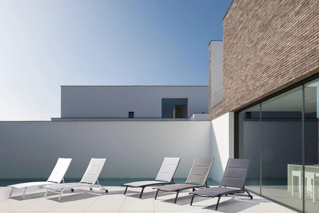 Lettino Prendisole da Giardino 61x192x96 cm con Ruote in Alluminio Tortora