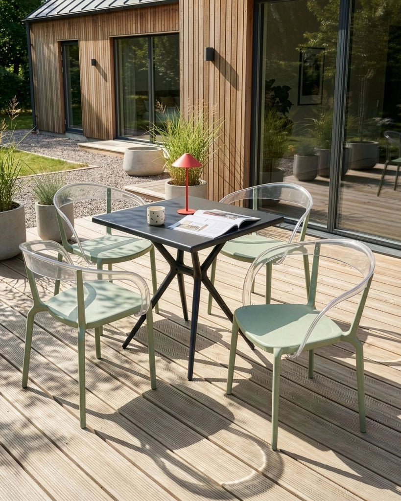 Set di 4 sedie da giardino verde chiaro Materiale sintetico Plastica Interno Esterno Giardino con braccioli Sala da pranzo Stile moderno minimalista