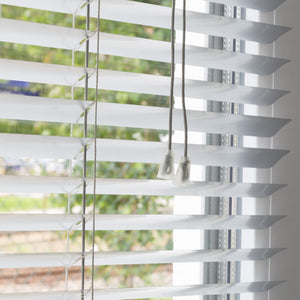 Veneziana PVC Vari Colori Lamelle Regolabili Varie Misure Privacy Protezione Solare Casa Ufficio Colore: Bianco, Misura : 120 x 160