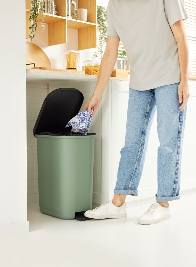 PATTUMIERA A PEDALE 25-40 LT VERDE RESEDA PLASTICA RICICLATA