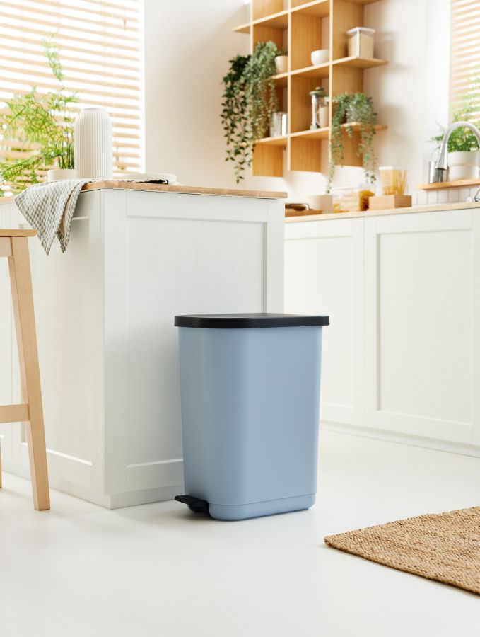 PATTUMIERA A PEDALE 25-40 LT BLU NEBBIA PLASTICA RICICLATA