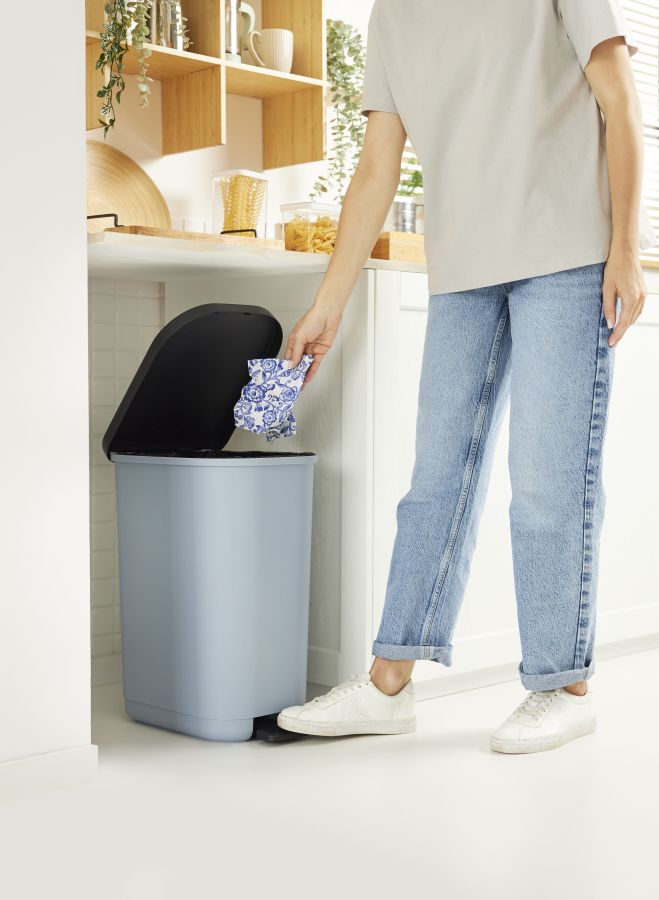 PATTUMIERA A PEDALE 25-40 LT BLU NEBBIA PLASTICA RICICLATA