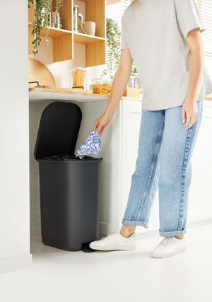 PATTUMIERA A PEDALE 25-40 LT NERO PLASTICA RICICLATA