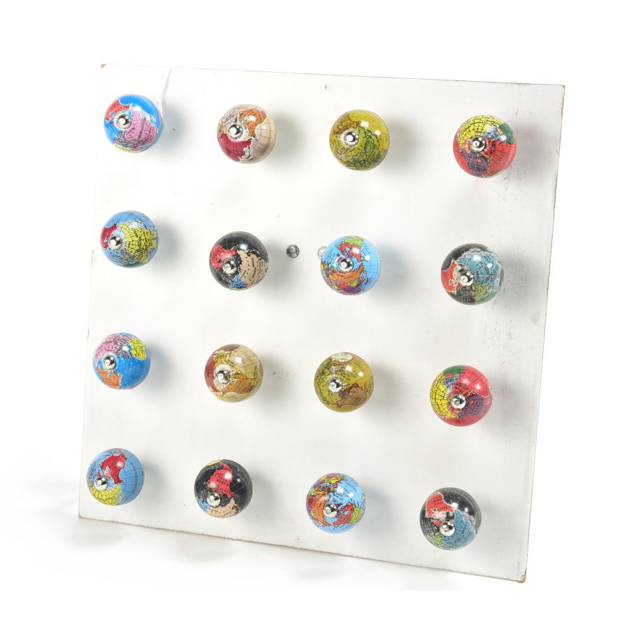 POMOLO MONDO IN LEGNO COLORI ASSORTITI PREZZO CAD UNO