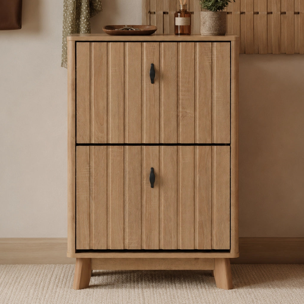 Scarpiera color rovere con ante e ripiani regolabili