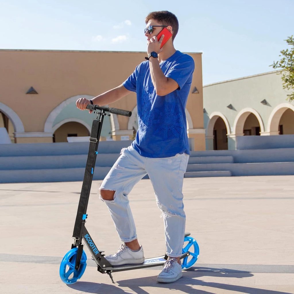 Monopattino Pieghevole per Bambini e Adulti Fino a 110kg, Manopattino a 2 Ruote Luminose con Freno, Scooter per Bambini con Manubrio Regolabile e Cinghia di Trasporto