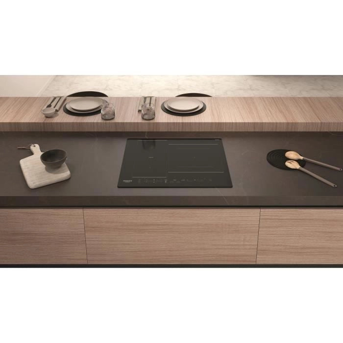 HOTPOINT HB2760BNE - Piano cottura a induzione - 3 zone - 7200W totali - L 59 cmX P 51 cm - Nero