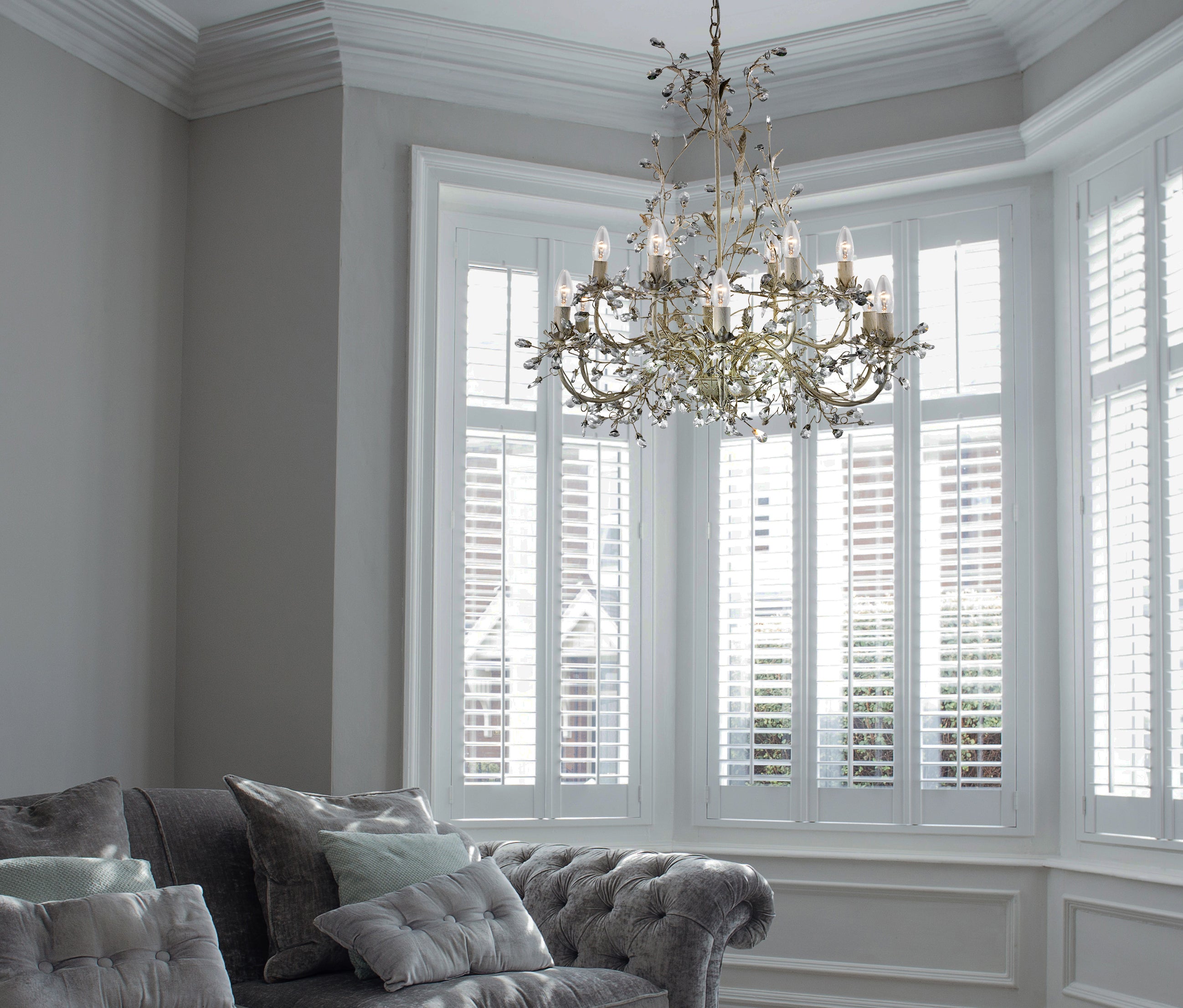 Lampadario Classico Almandita Acciaio Bianco Vetro Oro 12 Luci E14