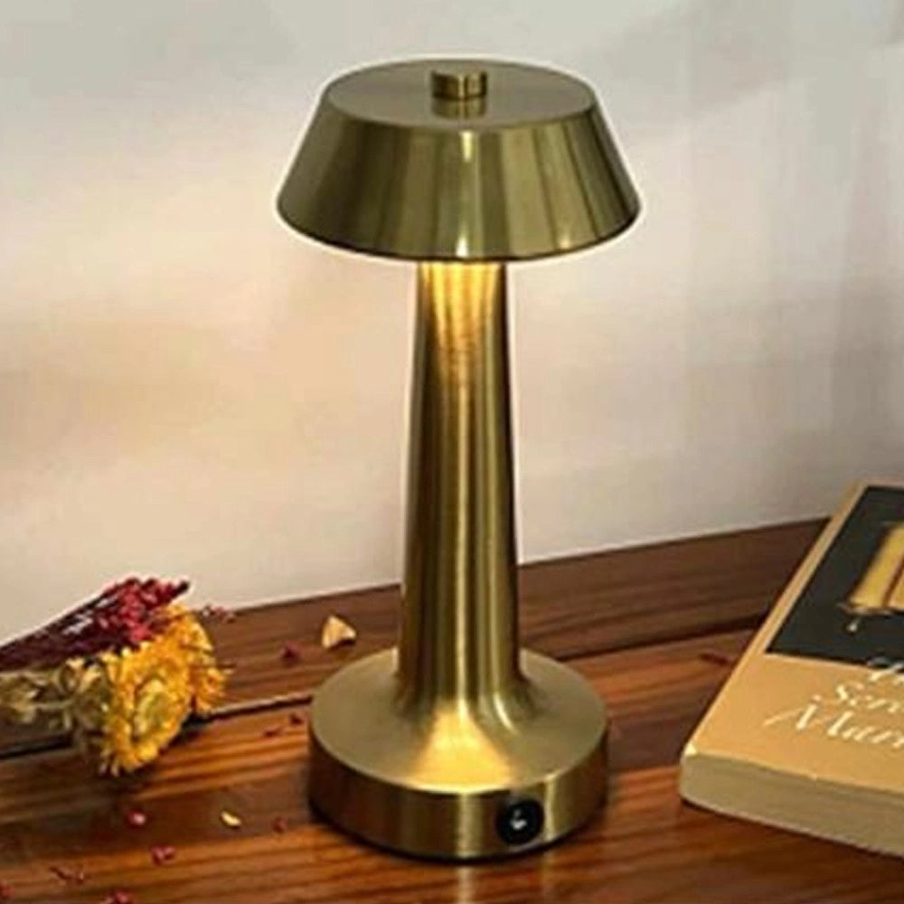 Trade Shop - Lampada Da Tavolo A Led Dorato Ricaricabile Usb Lume Luce Calda Per Bar Locali -