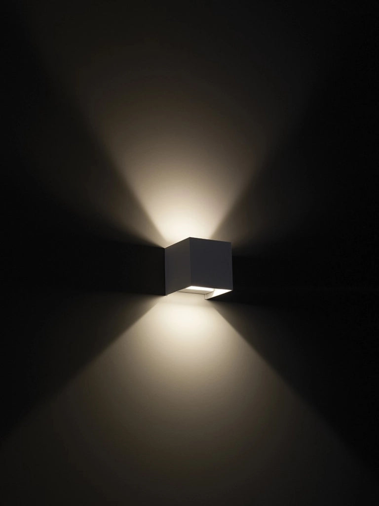 Applique Esterna GES1022 2x5W LED CCT Selezionabile 3000K/4000K/5500K IP65 Marrone - Gealuce