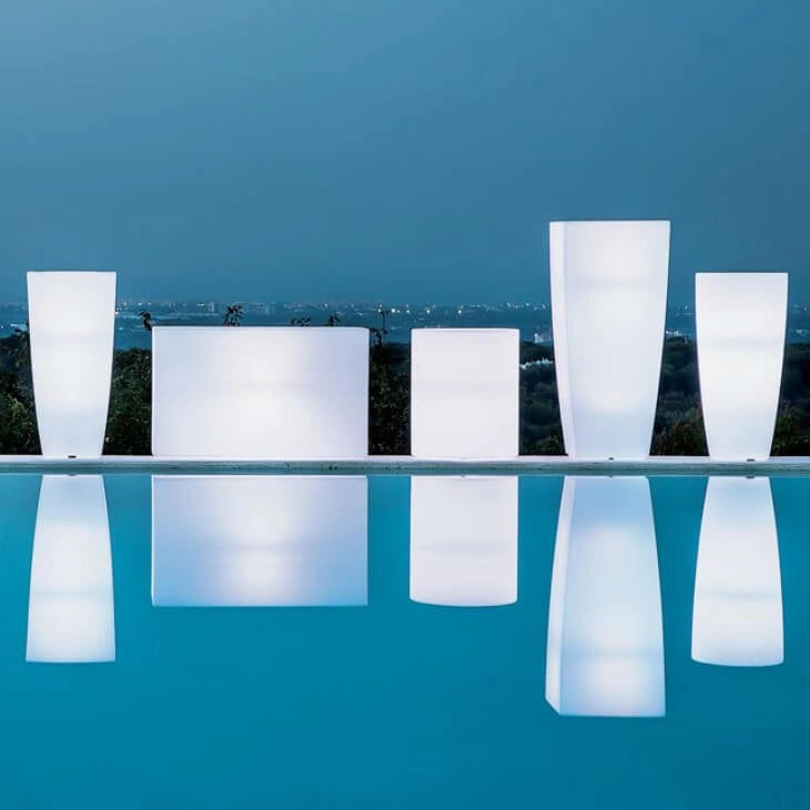 Vaso luminoso RGB con pannello solare cm 50x50x40 - ERIC