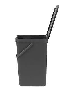 Brabantia 109966 Sort and Go Pattumiera 16 L Plastica Riciclata con Maniglia e Coperchio Stay Open Rimovibile Facile da Pulire Colore Grigio