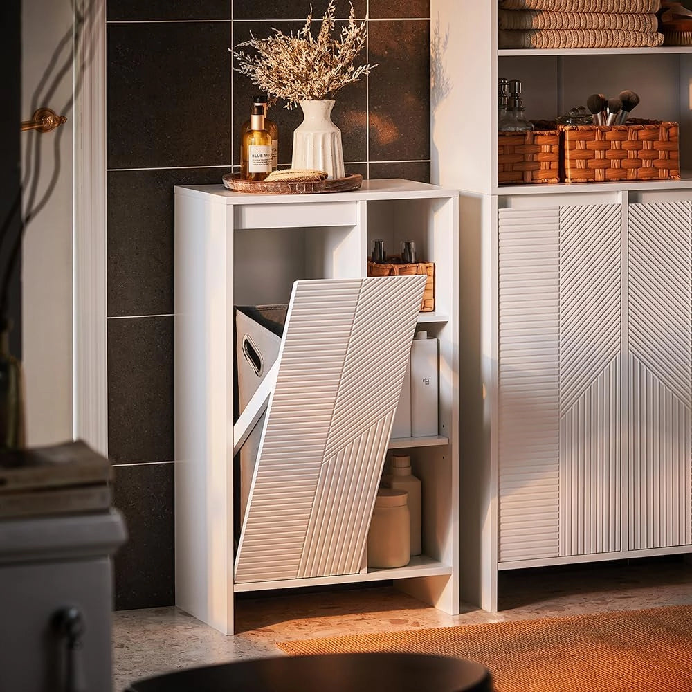 Mobiletto Bagno Salvaspazio con Cesto Portabiancheria – Mobile Bagno Salvaspazio Armadietto Alto e Stretto con Anta a Ribalta e Ripiani Aperti, 86x50x30cm, Bianco BZR156-W