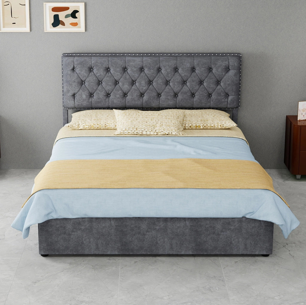 Letto matrimoniale 140x200 cm con contenitore; testiera alta in tessuto grigio e rete a doghe