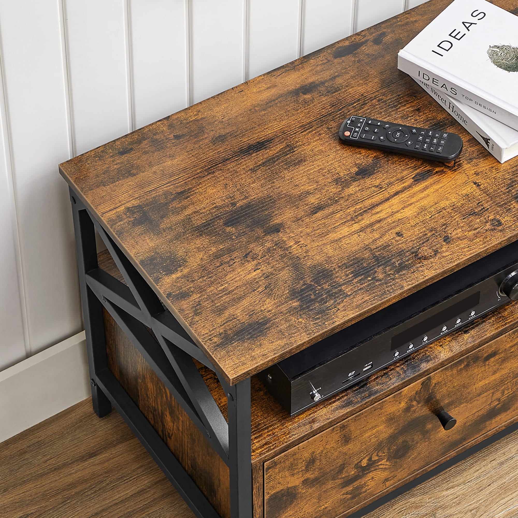 Mobile TV rustico VALORA con ripiani e cassetti LTV300B01V1