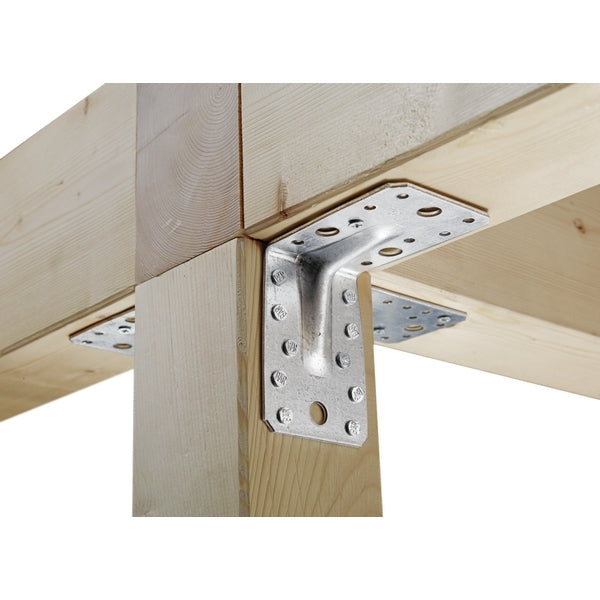 PIASTRA ANGOLARE NERVATA 70X70X55MM