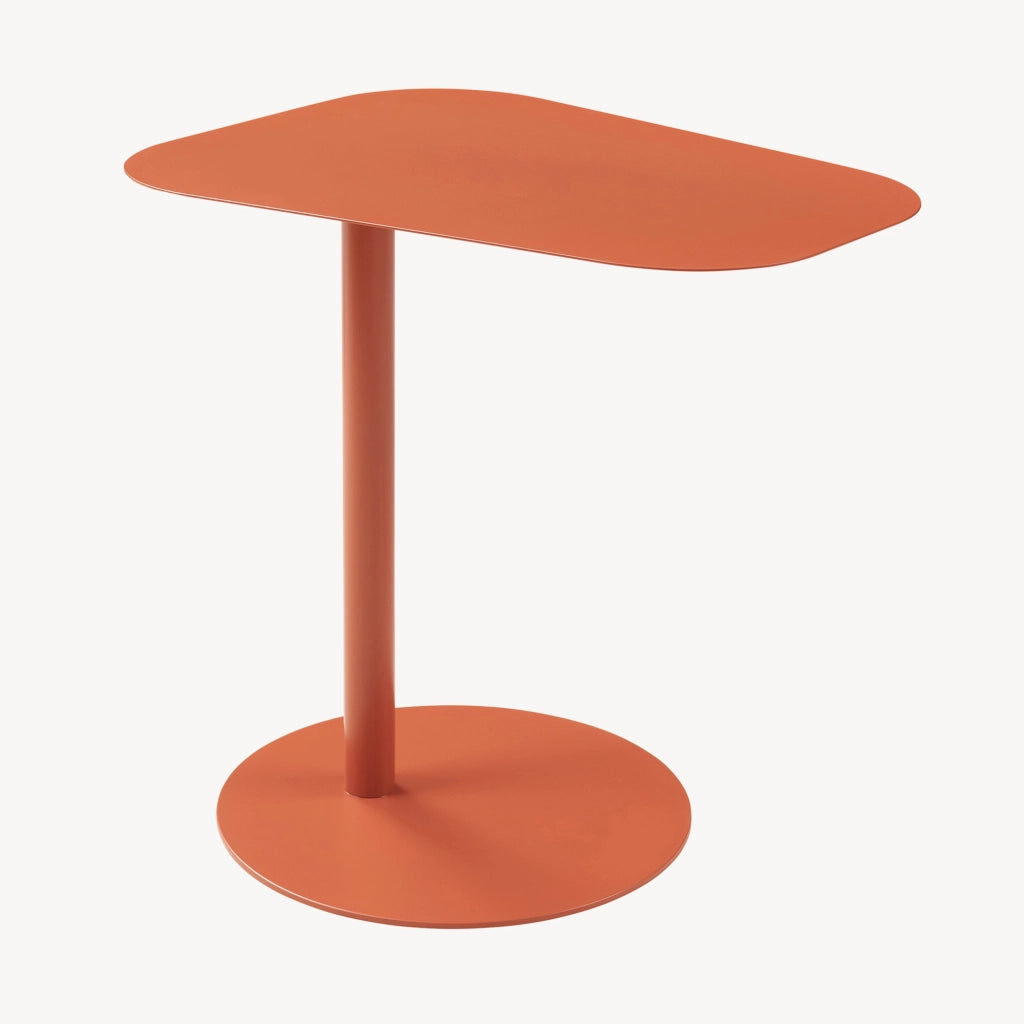 Tavolino Laterale da Divano Nastätten Metallo Piano Trapezoidale - Rosso Mattone Opaco [en.casa]