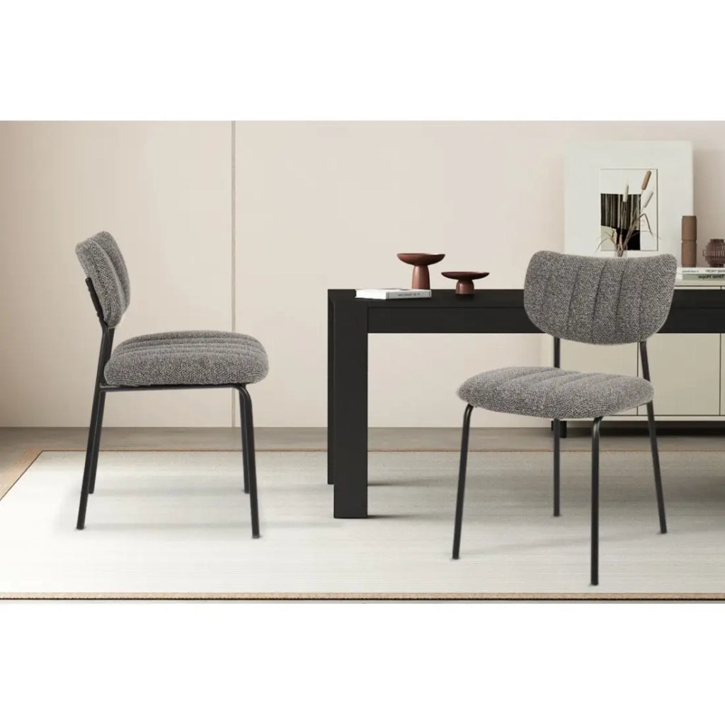 Set di 2 sedie NORAYA – Tessuto grigio scuro – Design compatto – Piedi in metallo – Eleganza contemporanea
